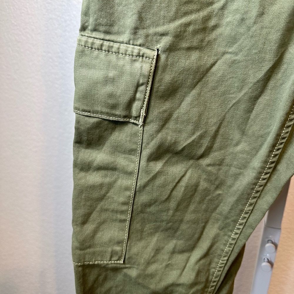 NWOT RE/DONE Originals Women’s Army Green Designer Cargo Pants - Size 26 - Picture 7 of 15